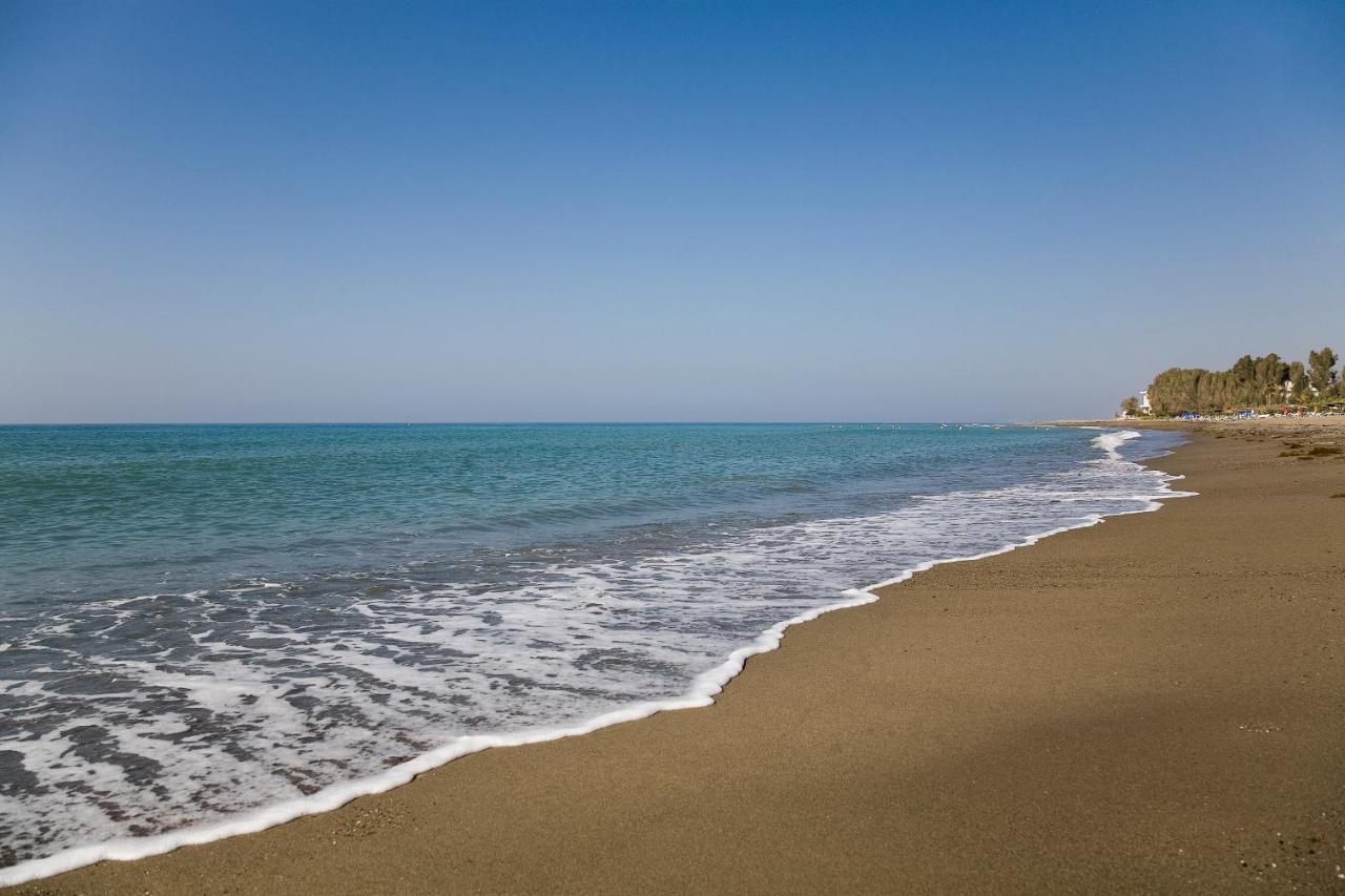 Appt 401-3-Bed-Heaven Beach-Paseo-All Year Heated Pool-Free Bikes Estepona Exterior photo